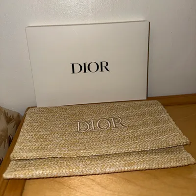 Pochette Dior en paille 